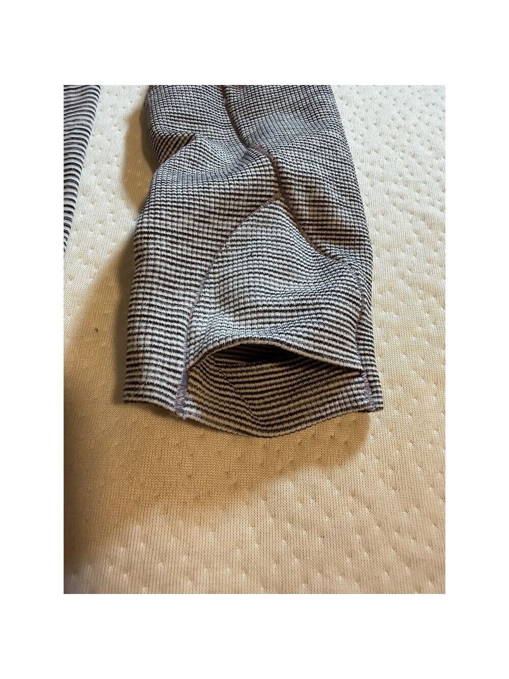 Lululemon Womens Gray and White Stripped Long Sleeve Shirt Size 8 - Picture 4 of 7